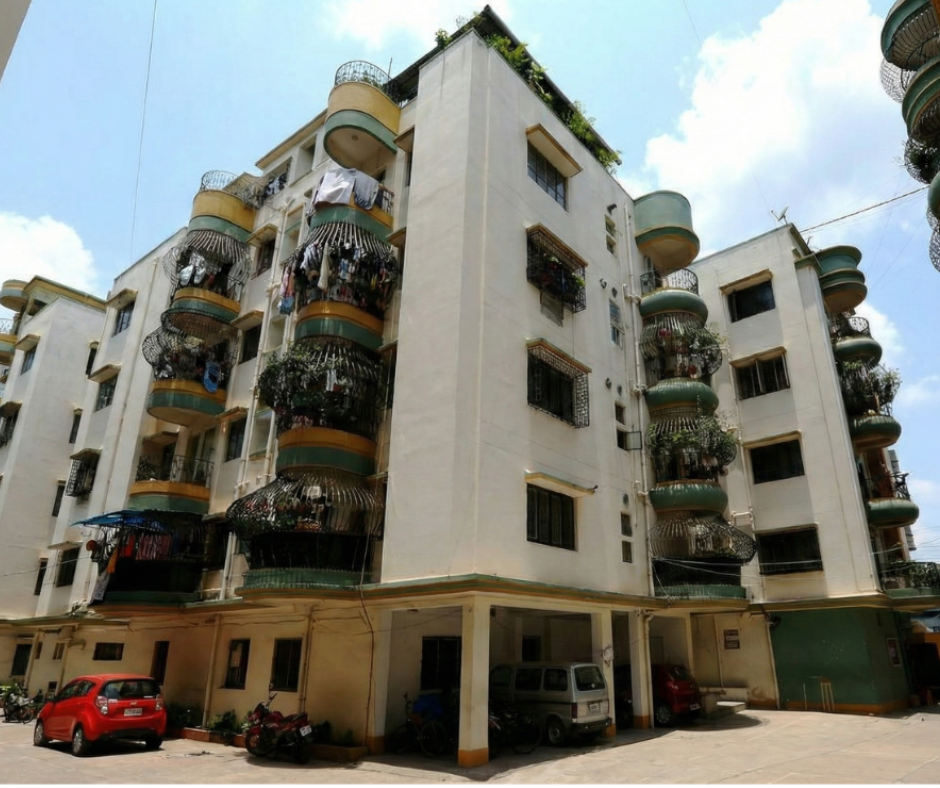 Metro Plaza outdoor View